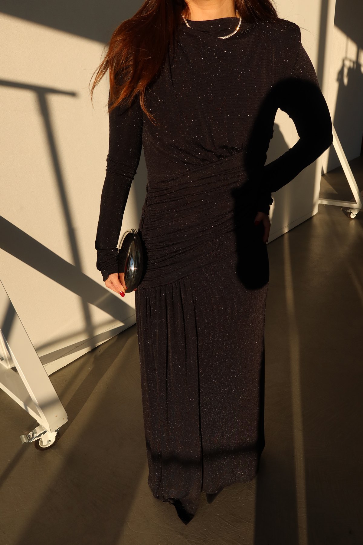 Omuzu Vatkalı Beli Büzgülü Maxi Elbise