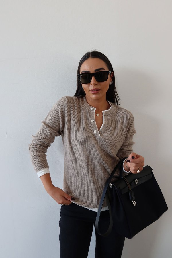 Hakim Yaka Düğmeli İki Renkli Triko