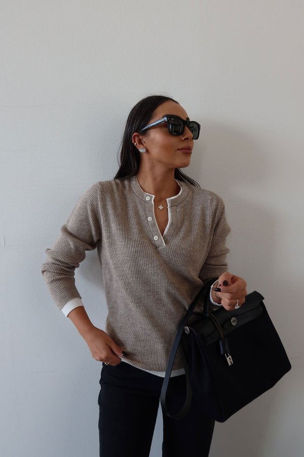 Hakim Yaka Düğmeli İki Renkli Triko