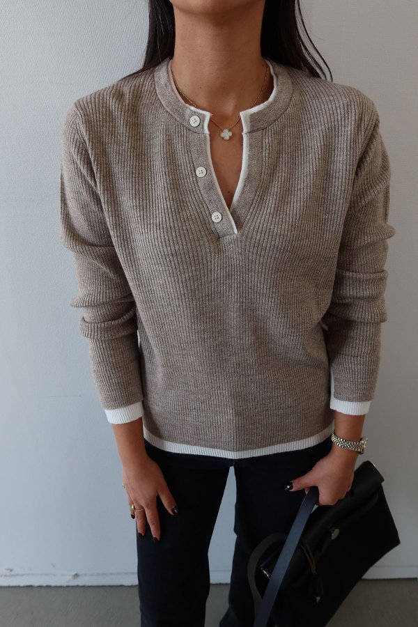 Hakim Yaka Düğmeli İki Renkli Triko