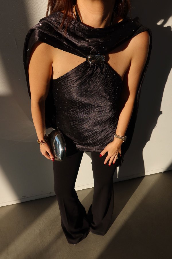 Boyundan Bağlamalı Taş Baskılı Bluz