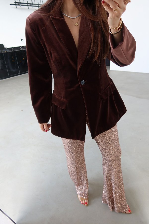 Omuzu Vatkalı Tek Düğmeli Kadife Ceket