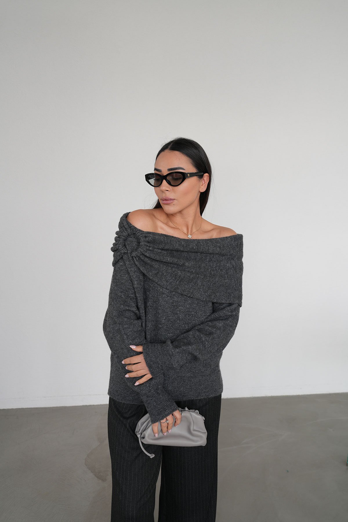 Kayık Yaka Triko Kazak