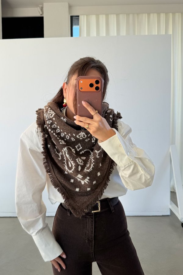 Desenli Üçgen Şal