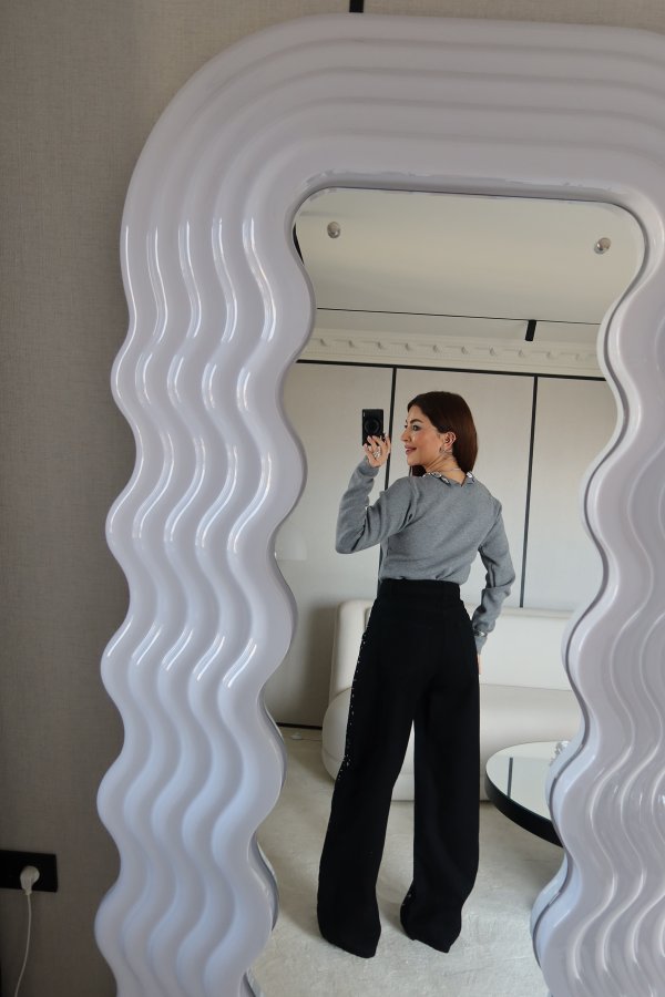 Ön kısmı Zımba Çakımlı Geniş Kalıp Jean