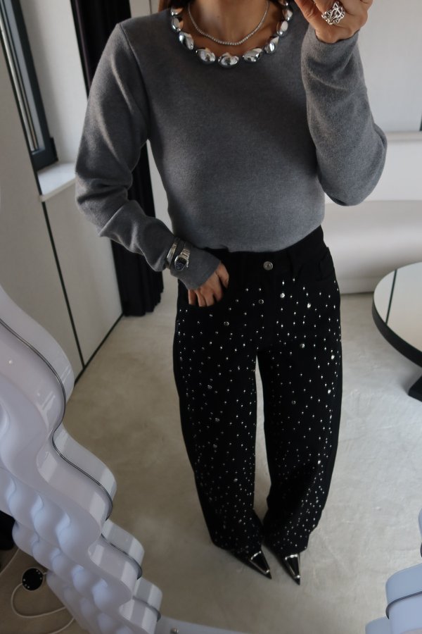 Yakası Boncuklu Altı Asimetrik Triko