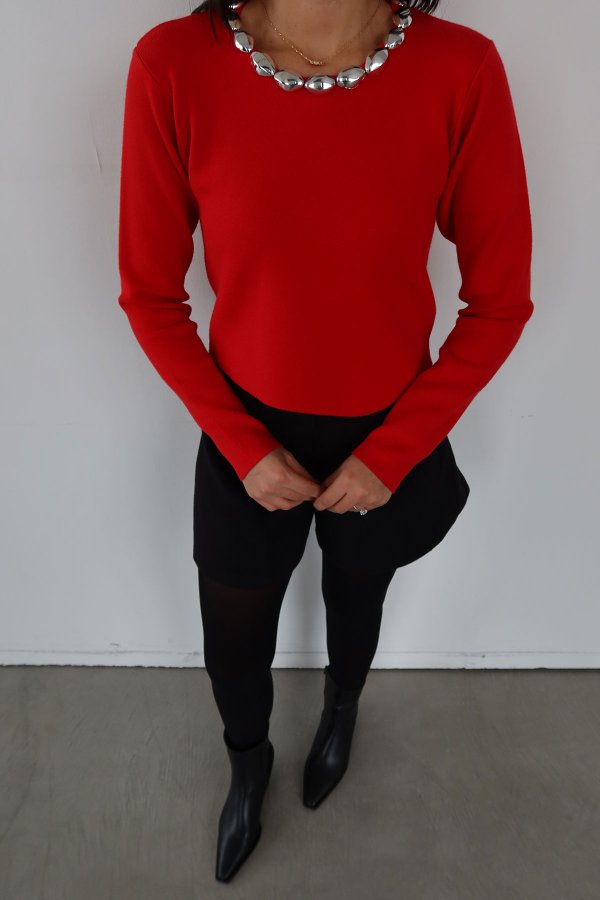 Yakası Boncuklu Altı Asimetrik Triko