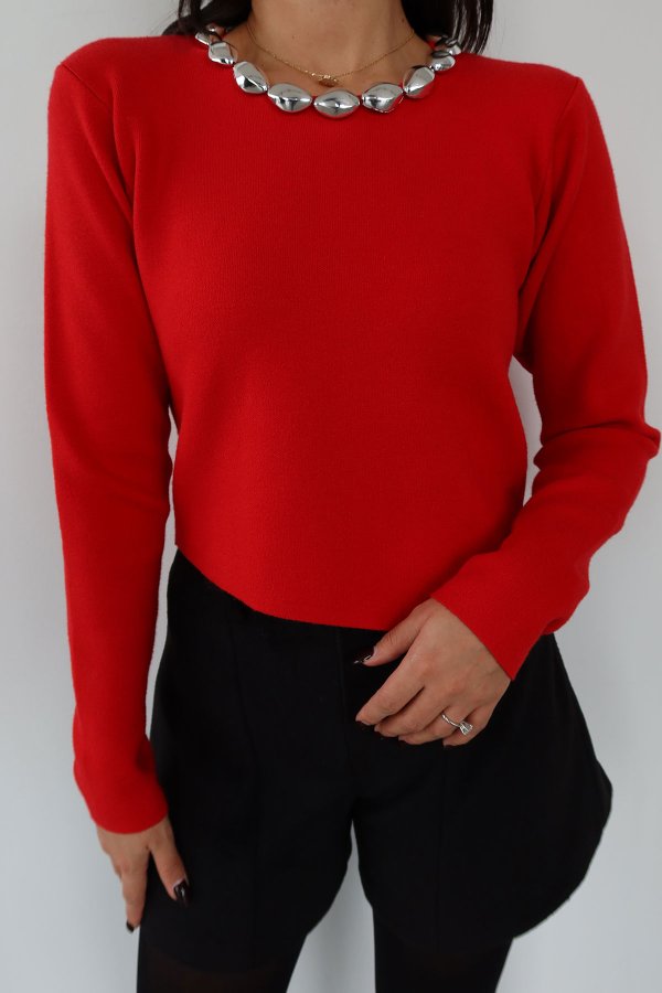 Yakası Boncuklu Altı Asimetrik Triko