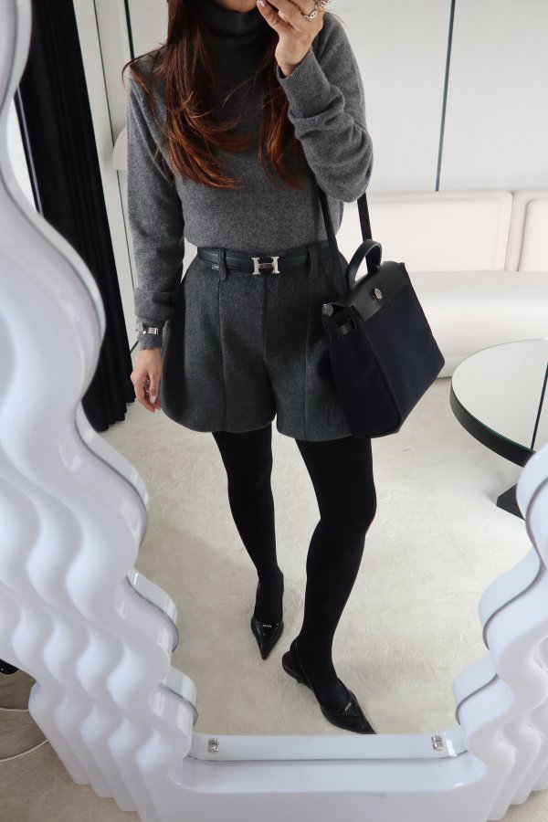 Deri Kemerli Kaşe Yün Şort