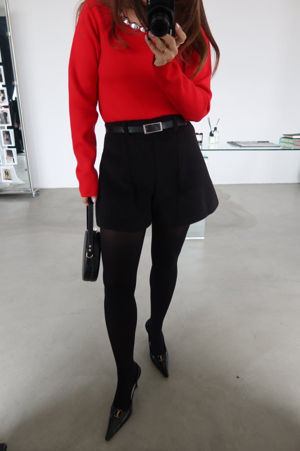 Deri Kemerli Kaşe Yün Şort