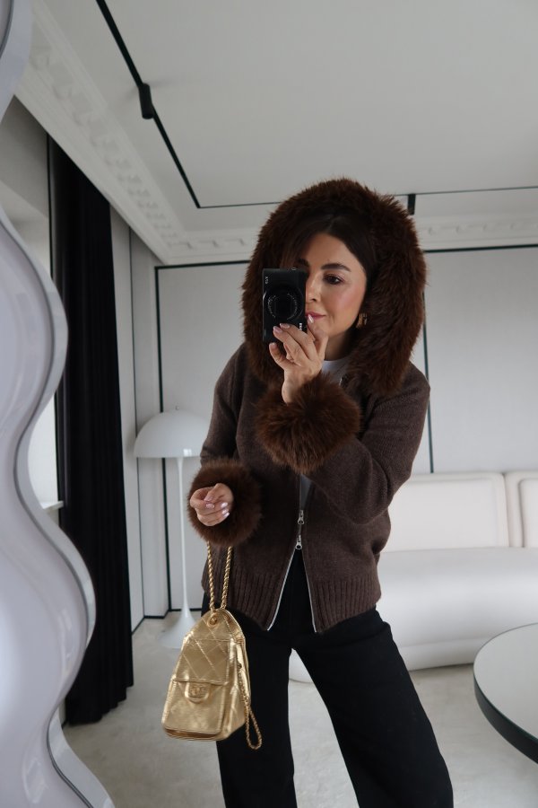 Yakası Ve Kolları Kürklü Fermuarlı Hırka