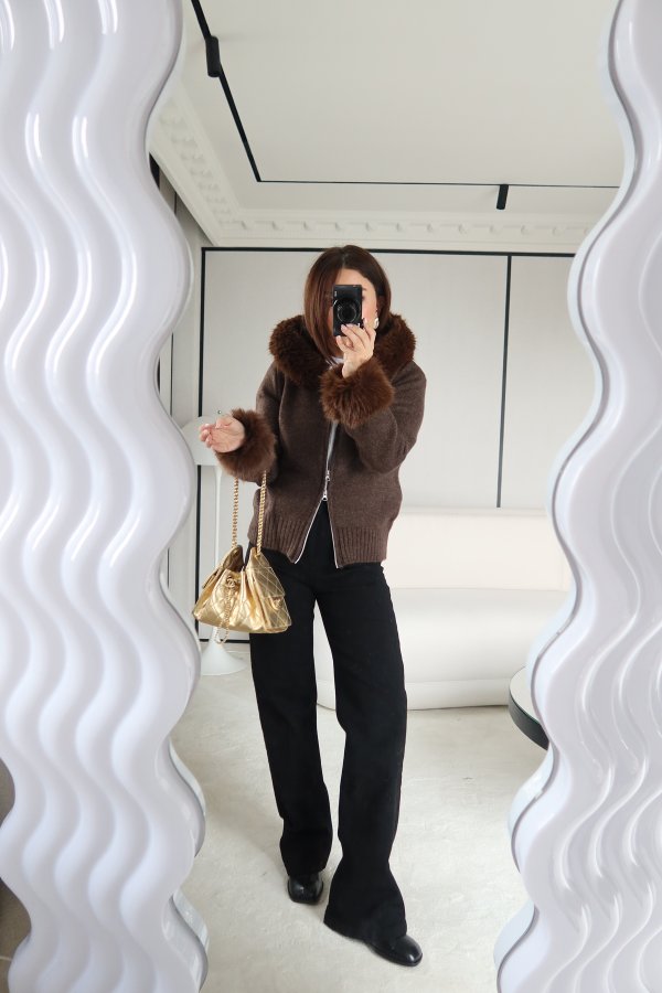 Yakası Ve Kolları Kürklü Fermuarlı Hırka