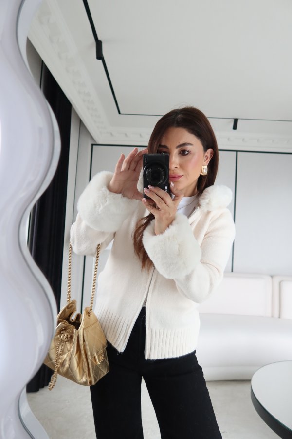 Yakası Ve Kolları Kürklü Fermuarlı Hırka