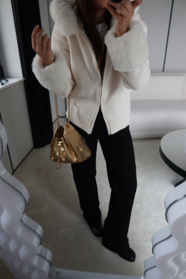 Yakası Ve Kolları Kürklü Fermuarlı Hırka