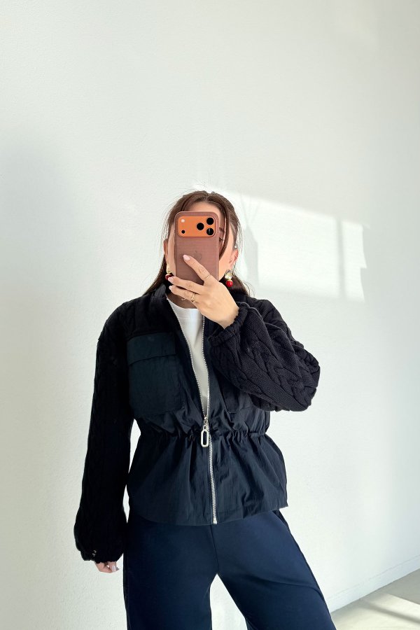 Triko Detaylı Eşofman Takımı