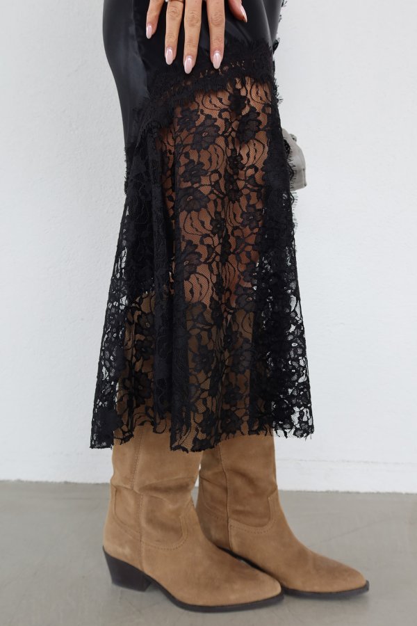 Güpür Ve Dantel İşlemeli Midi Boy Etek