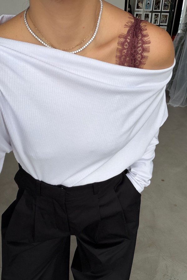 Kayık Yaka Kendinden Fitilli Bluz