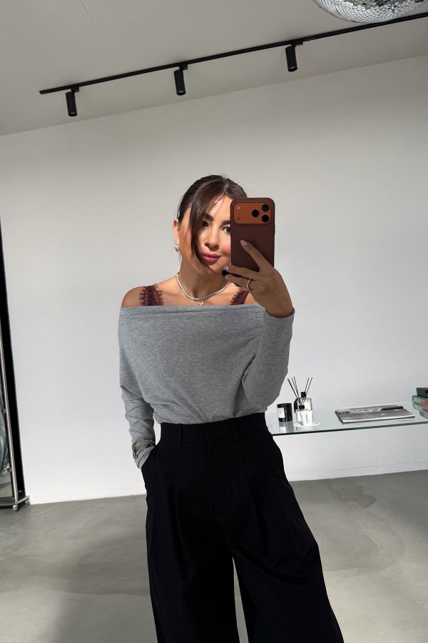 Kayık Yaka Kendinden Fitilli Bluz