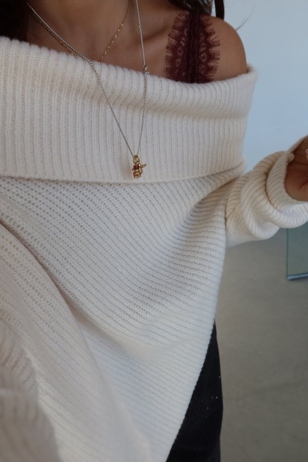 Madonna Yaka Asimetrik Kesim Kazak