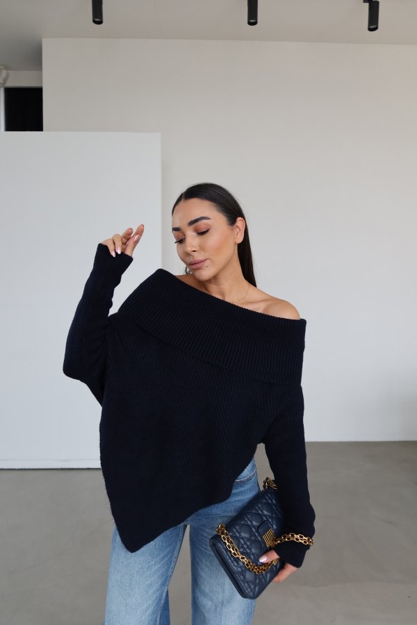 Madonna Yaka Asimetrik Kesim Kazak