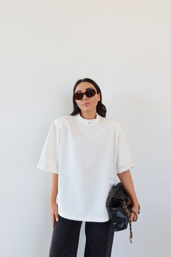 Omuzu Vatkalı Oversize Tişört