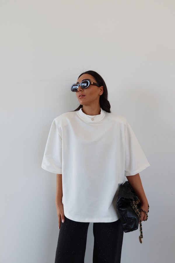 Omuzu Vatkalı Oversize Tişört