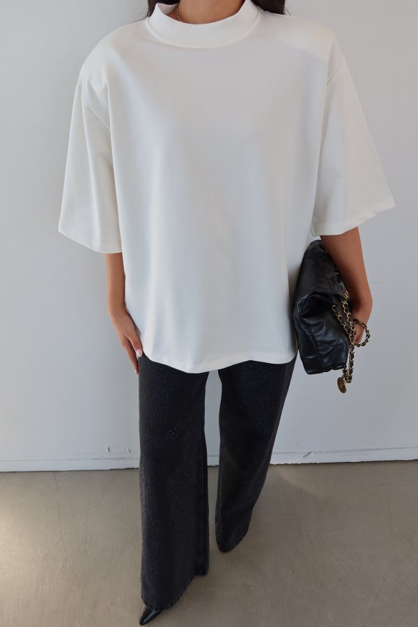 Omuzu Vatkalı Oversize Tişört