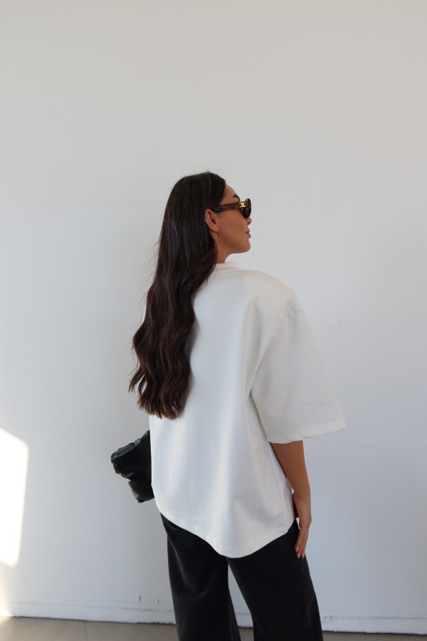 Omuzu Vatkalı Oversize Tişört