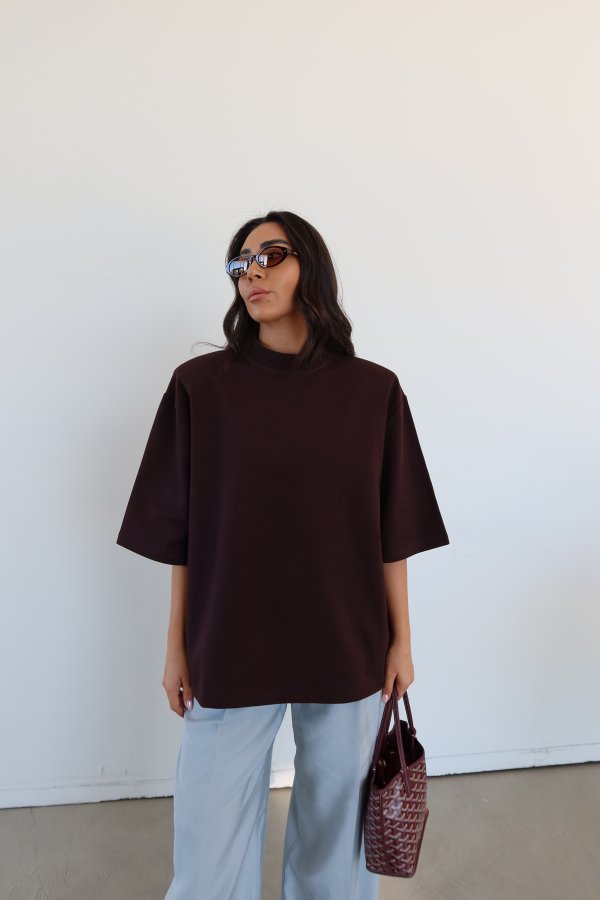 Omuzu Vatkalı Oversize Tişört