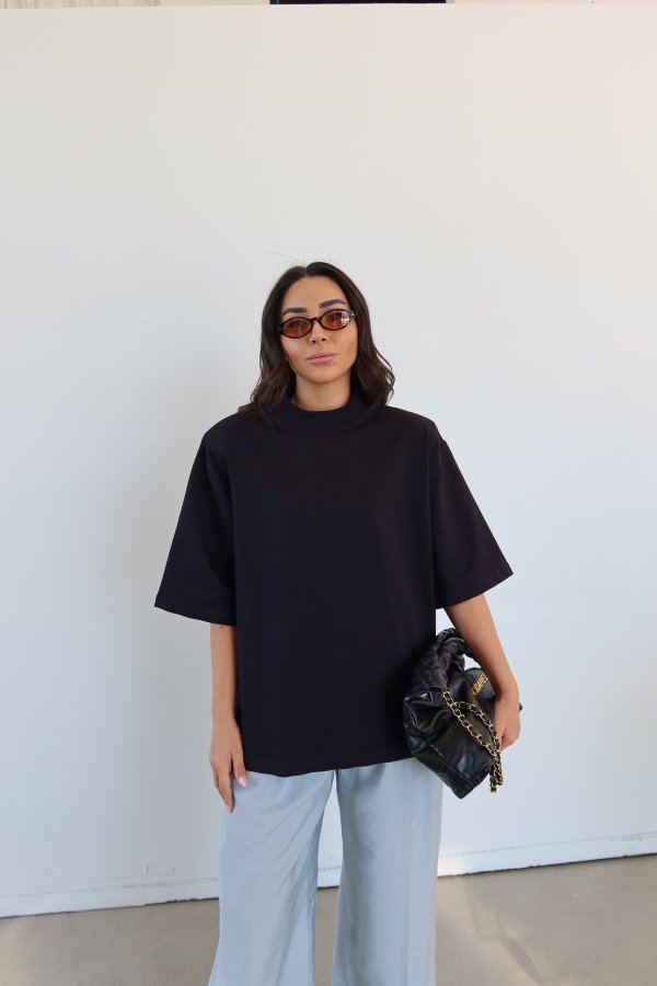 Omuzu Vatkalı Oversize Tişört