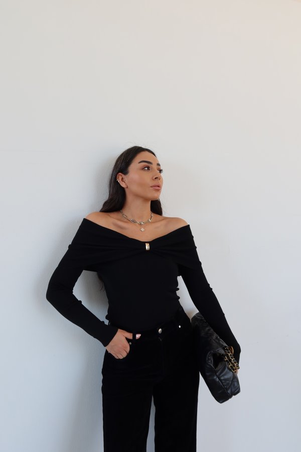 Bardot Yaka Aksesuarlı Triko Bluz