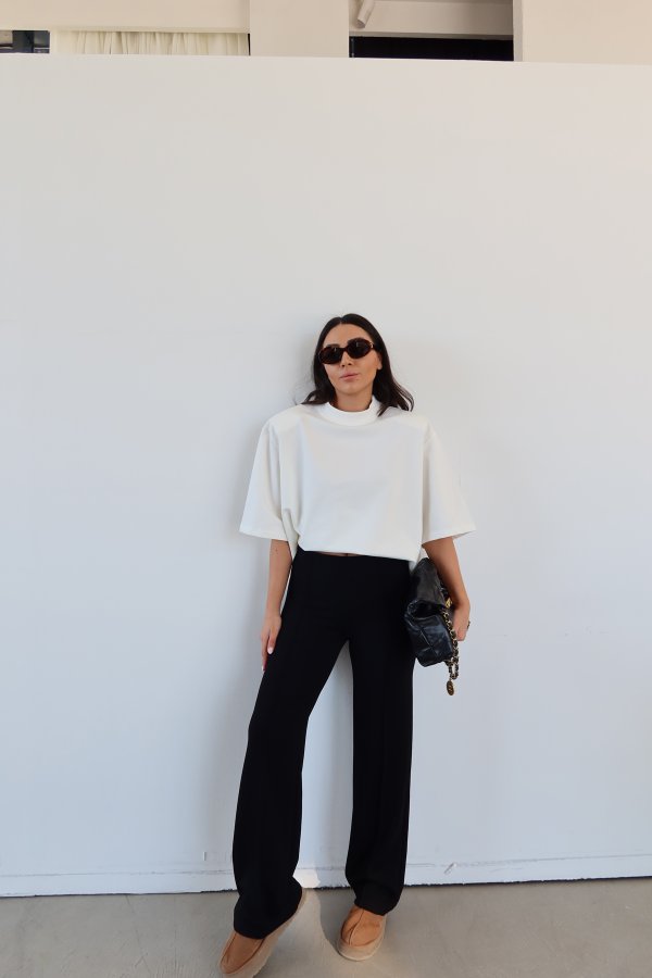 Beli Lastikli Ortası Dikişli Rahat Pantolon