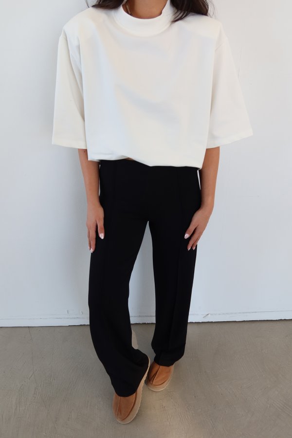 Beli Lastikli Ortası Dikişli Rahat Pantolon