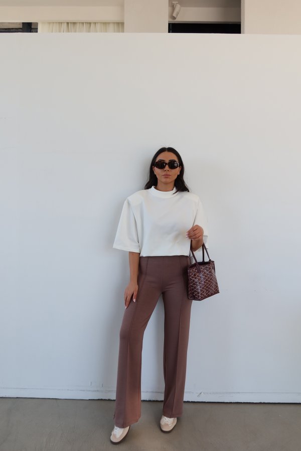 Beli Lastikli Ortası Dikişli Rahat Pantolon