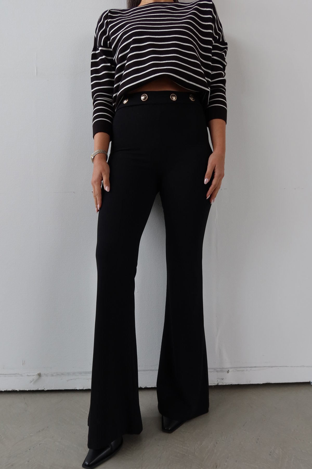 Gold Düğme Aksesuarlı İspanyol Paça Pantolon