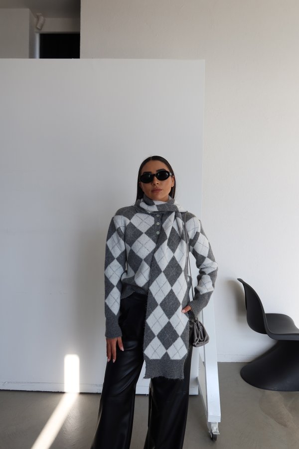 Polo Yaka Baklava Desenli Atkılı Kazak