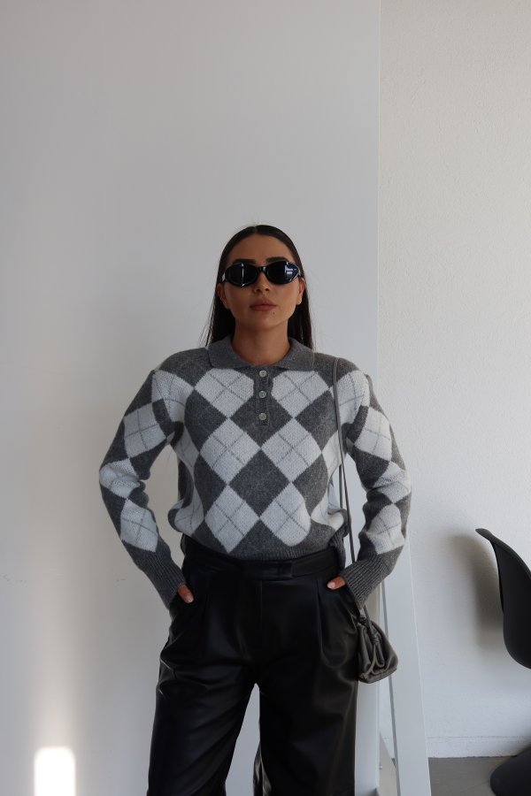 Polo Yaka Baklava Desenli Atkılı Kazak