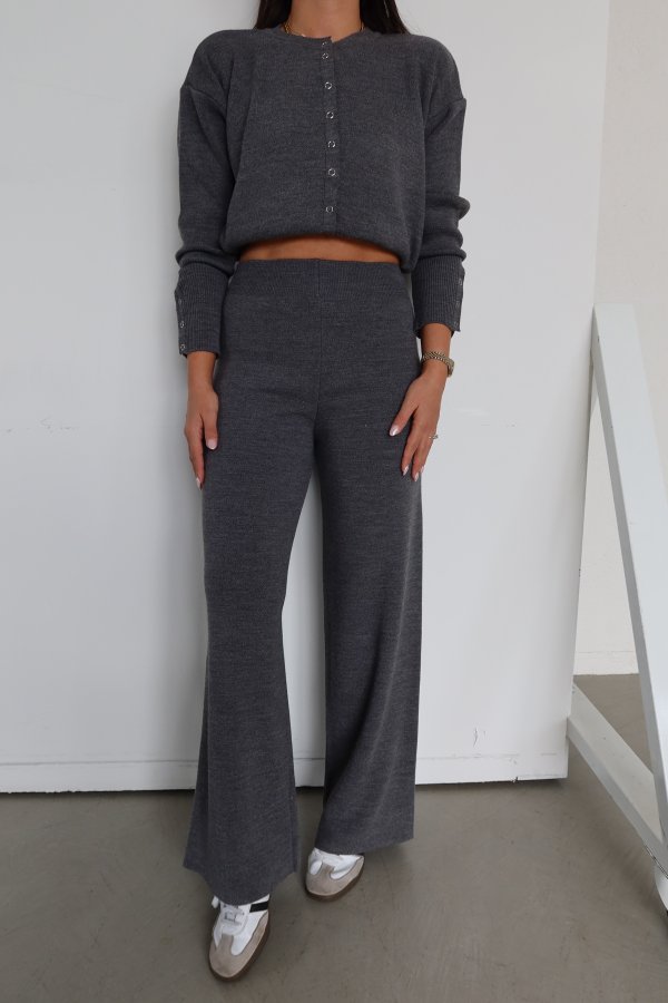 Çıtçıtlı Triko Hırka Pantolon Takım