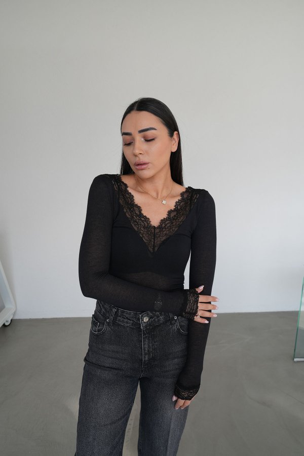 V Yaka Dantelli Kaşmir Bluz