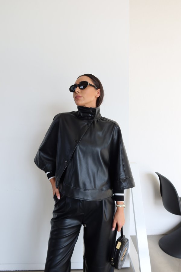 Çıtçıt Düğmeli Deri Pelerin