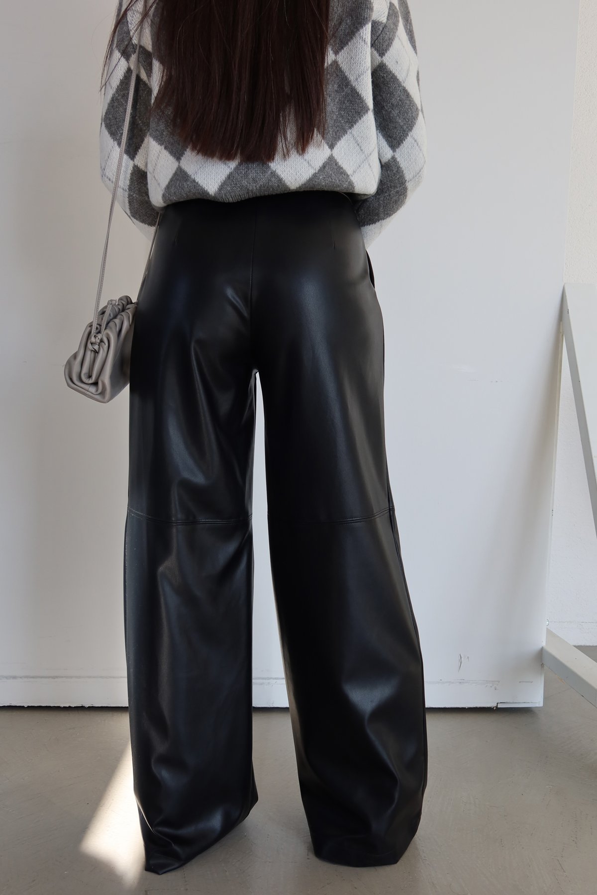 Pileli Bol Paça Deri Pantolon