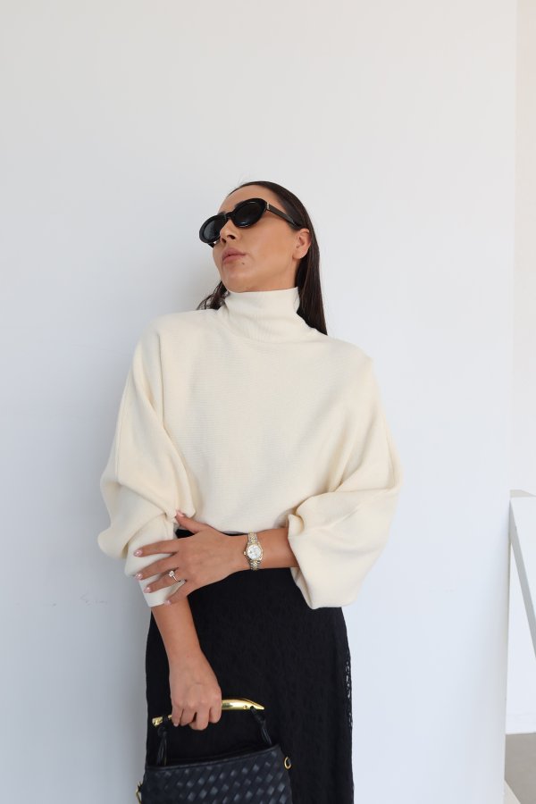 Yün Karışımlı Dik Yaka Yarasa Kol Kazak