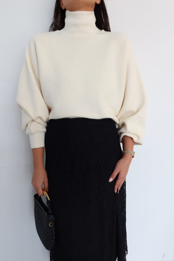 Yün Karışımlı Dik Yaka Yarasa Kol Kazak