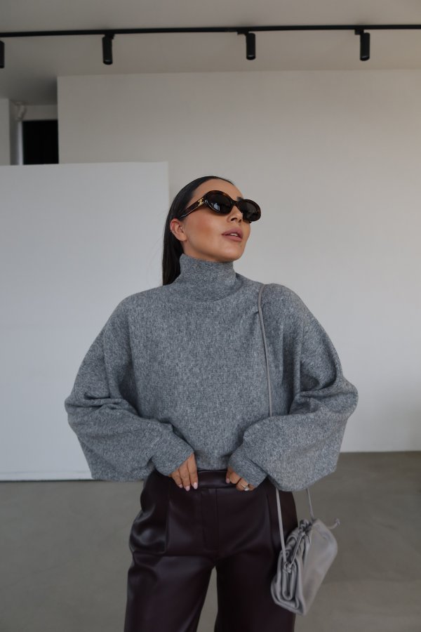 Yün Karışımlı Dik Yaka Yarasa Kol Kazak