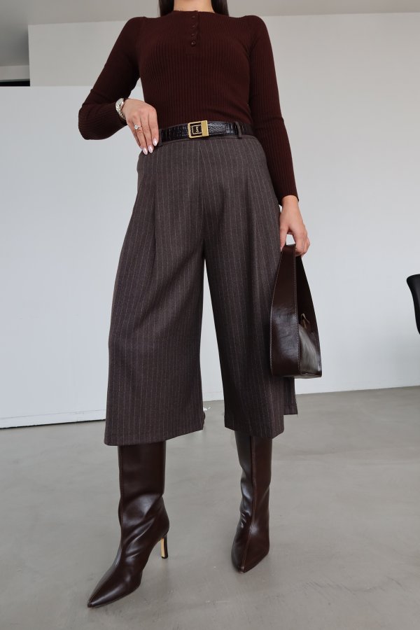 Çizgili Kapri Şort