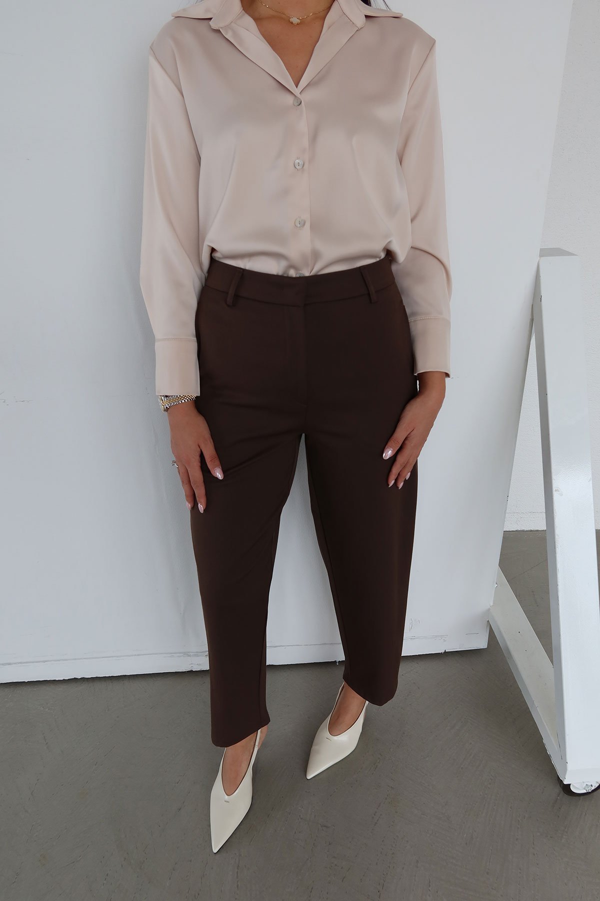 Dikiş Detaylı Yandan Cepli Kumaş Pantolon