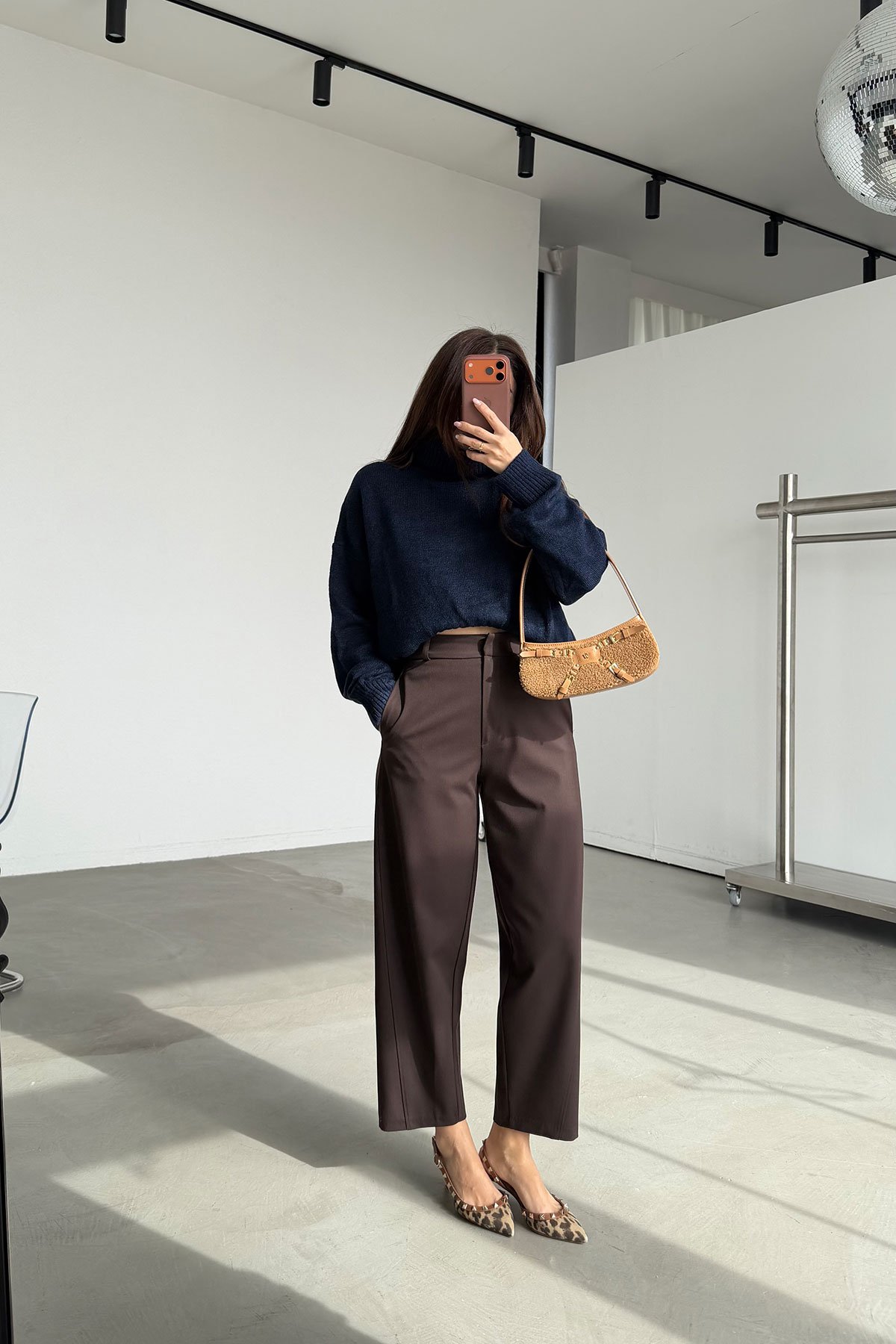 Dikiş Detaylı Yandan Cepli Kumaş Pantolon