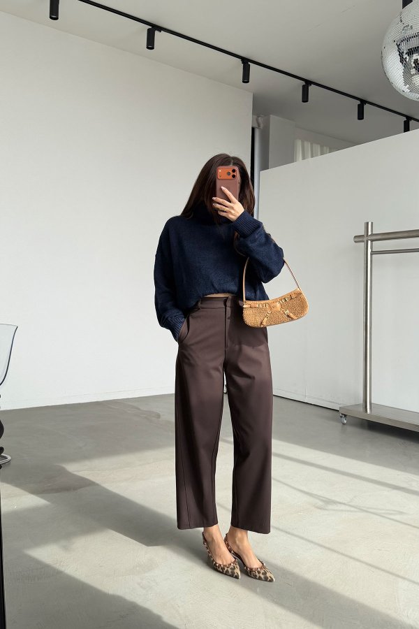 Dikiş Detaylı Yandan Cepli Kumaş Pantolon