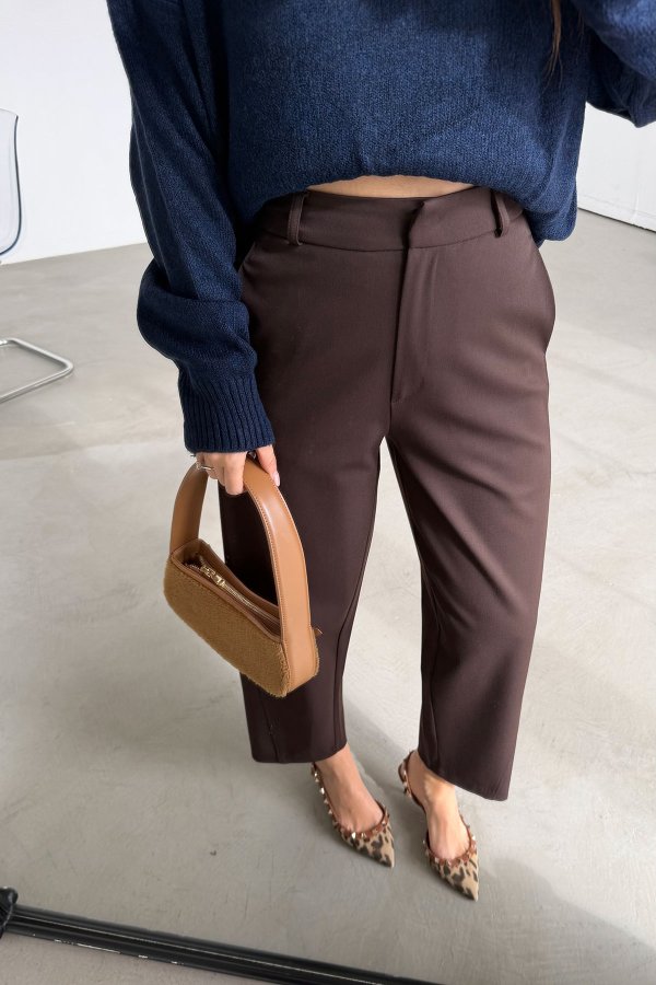 Dikiş Detaylı Yandan Cepli Kumaş Pantolon