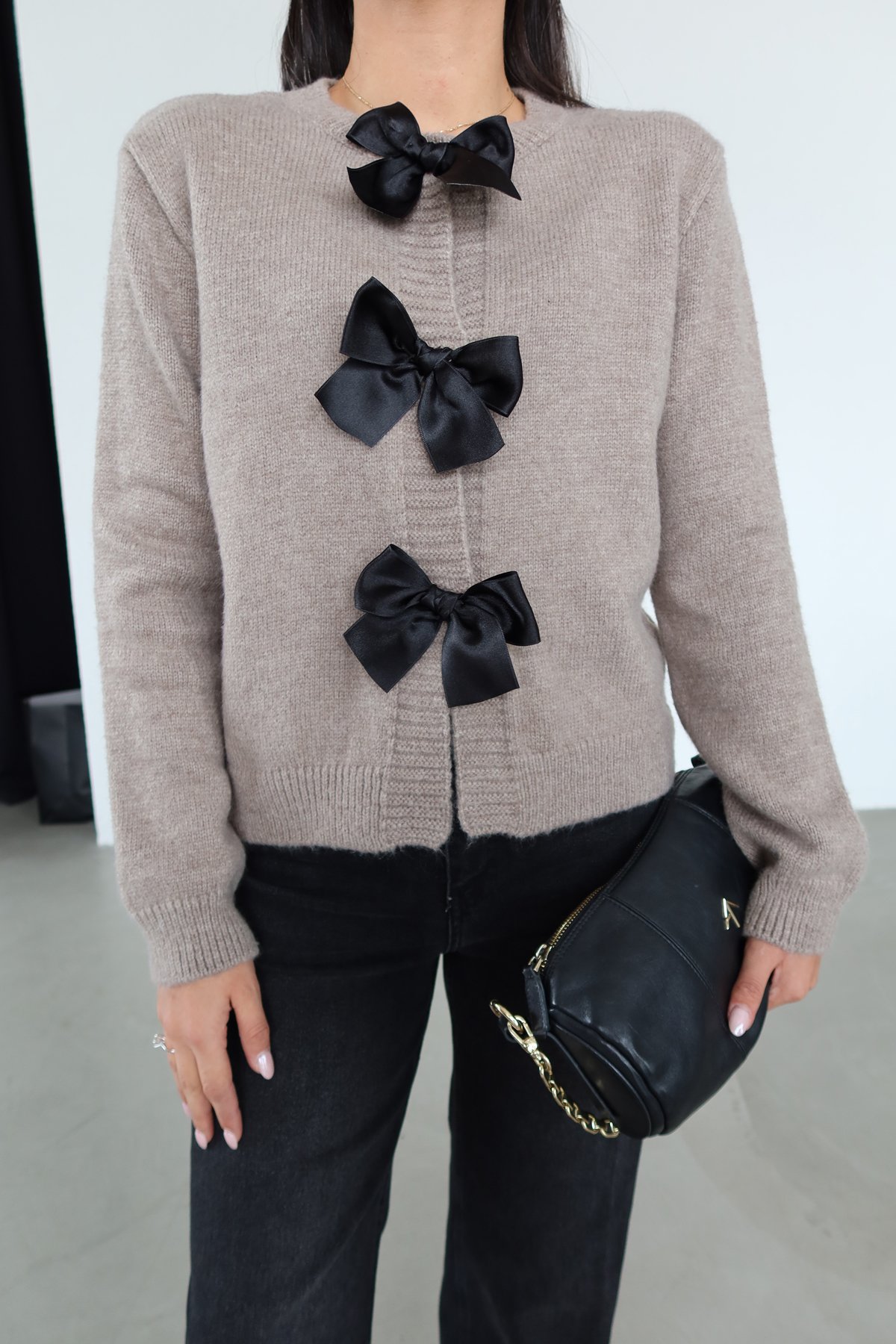 Fiyonk Aksesuarlı Hırka